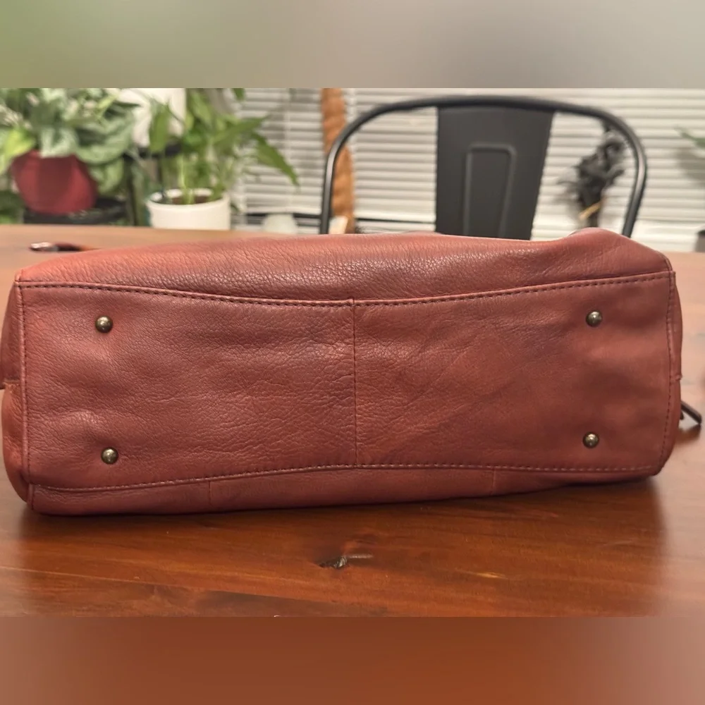 America Leather CO Cameron Triple Entry Shoulder bag in Cordovan Smooth Leather. - Picture 9 of 9